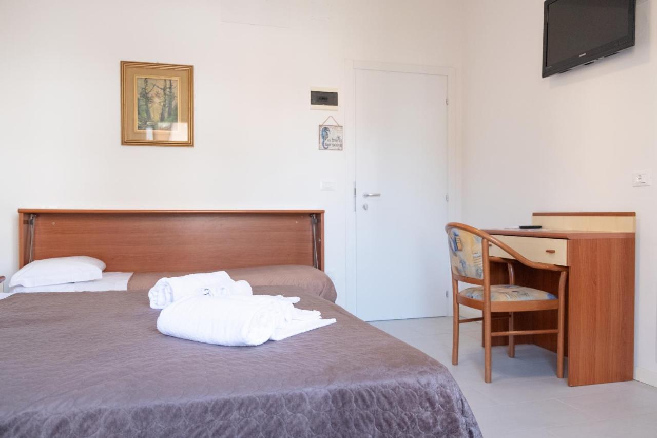 קאורלה Hotel Esperia מראה חיצוני תמונה