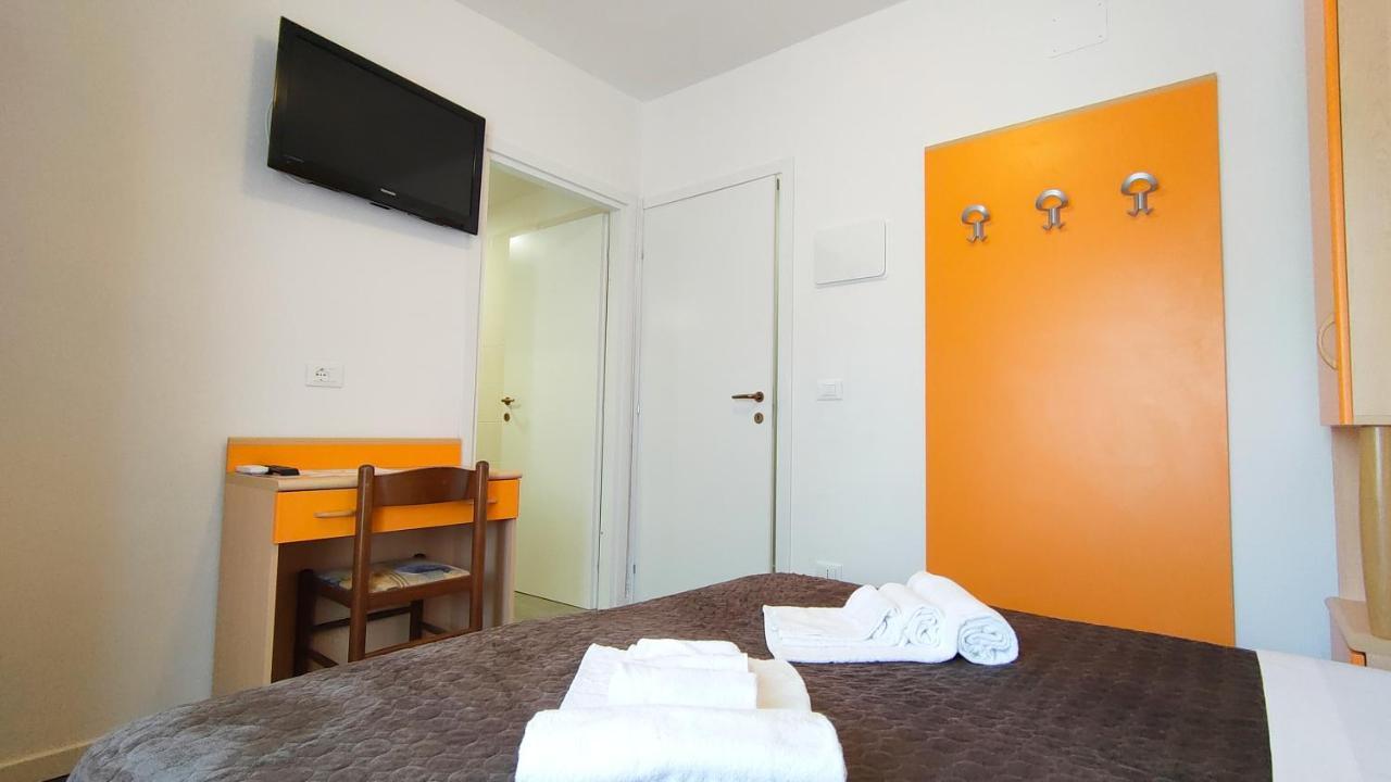 קאורלה Hotel Esperia מראה חיצוני תמונה